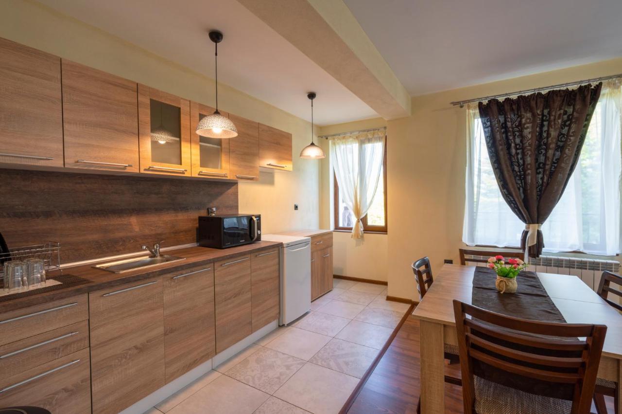 Family Hotel Preslav Zewnętrze zdjęcie