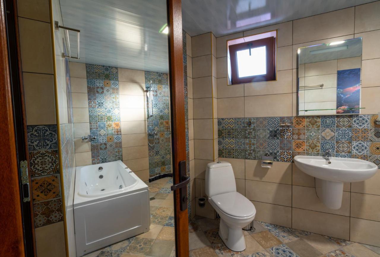 Family Hotel Preslav Zewnętrze zdjęcie