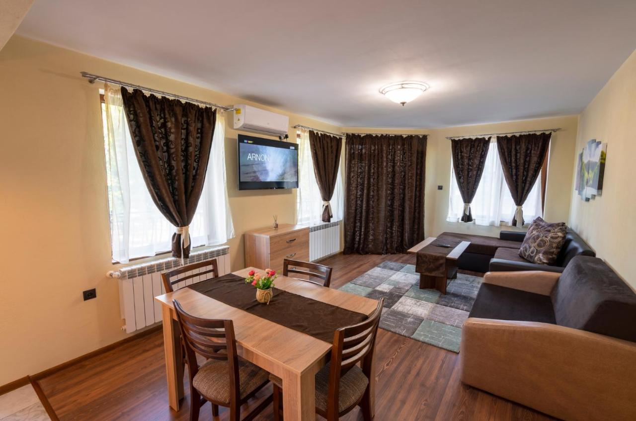 Family Hotel Preslav Zewnętrze zdjęcie